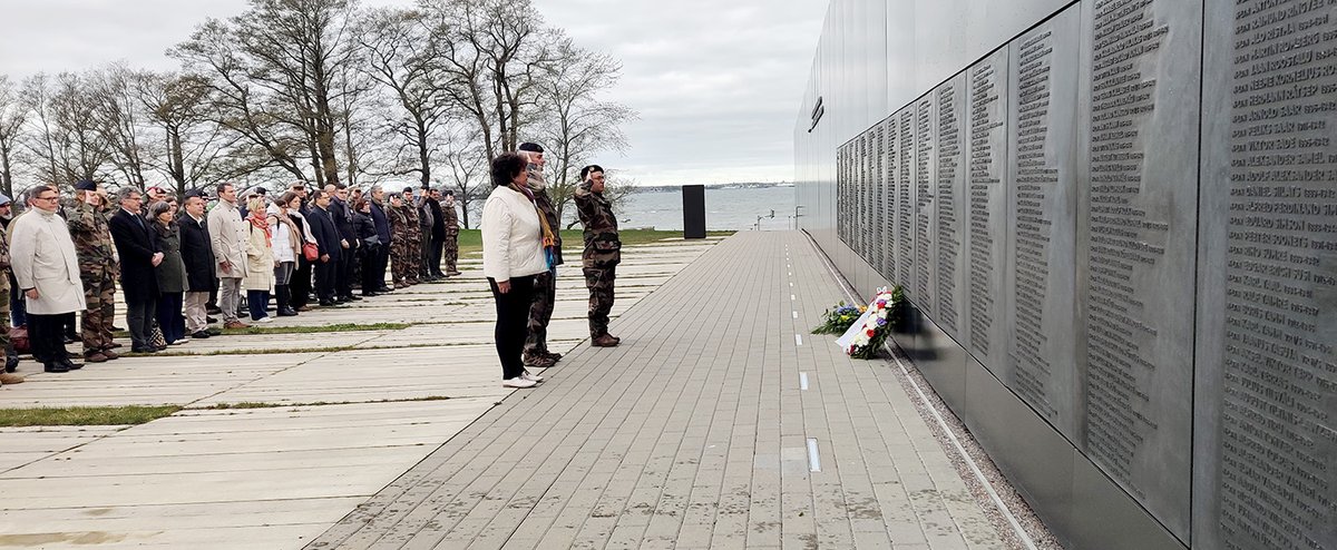 IHEDN's tweet photo. 15-18 mai 2022
Mission des auditeurs de la 74e majeure #PolDef de l'@IHEDN en #Estonie (@france_estonia)
↪️https://t.co/40ur1sFs6H
@LamourouxEric @MFAestonia @MoD_Estonia @nfiuestonia @DIRIHEDN https://t.co/AmISvmISFk