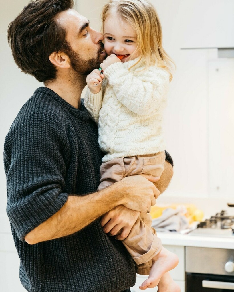 AlinaKaras's tweet photo. Photos of you holding your little ones in your arms... because you will blink and they will be so big you won't be able to lift them anymore (case in point: I can no longer lift my 8 year old 😭).

#londonphotographer
#londonmumsnetwork
#mumsoflondon
… https://t.co/uiLfM4l3OA https://t.co/vrijNYqJF0