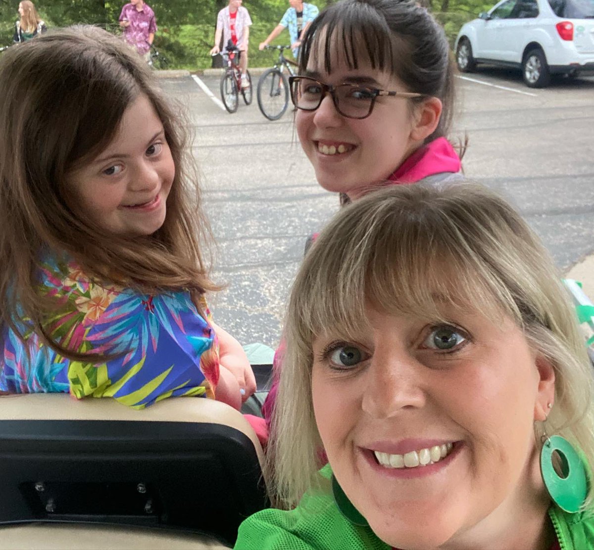 Fun morning for these seniors! 🎓💚🎓💚