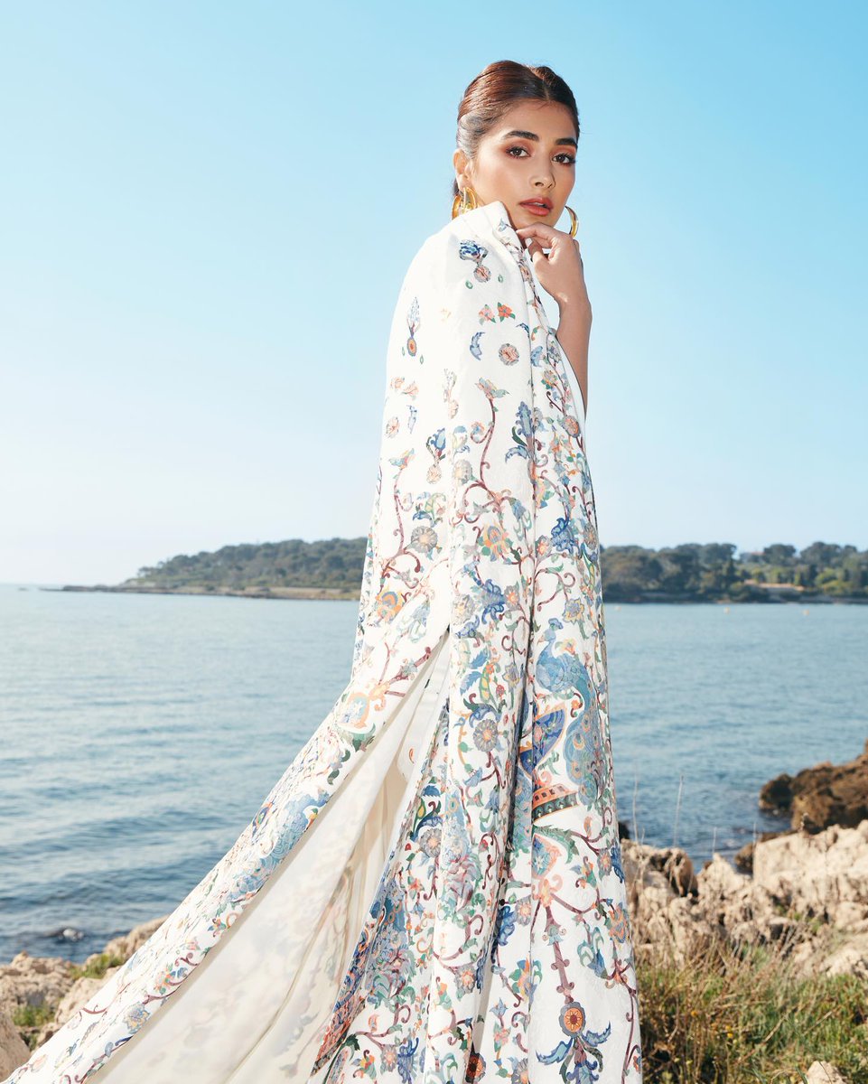 aarav_writes's tweet photo. Pooja Hegde At Cannes 🤍

Styled By: Akshay Tiagi

#PoojaHegde 
#Cannes 
#Cannes2022 https://t.co/zxgT2xB2YQ