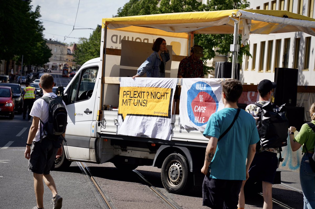Wir sind immer noch überwältig vom 12. Mai. Danke, dass so viele da waren für die Pflege auf die Straße zu gehen! Wir möchten uns auch bei den Helfer:innen, DJs und Redner:innen bedanken die die Demo so schön gemacht haben. Vielen Dank auch an @for_mixi für die tollen Fotos.
