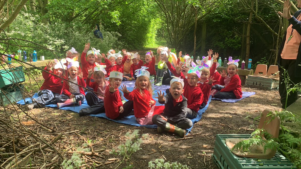 WMPrimaryF2's tweet photo. Fun in the wild walk with our butterflies. #WeHave5 https://t.co/18rwPuYPny