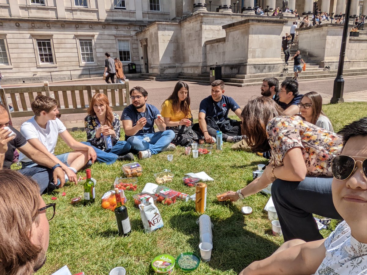 ThamesUCL's tweet photo. Group photo and group picnic on an amazing sunny weather in UCL. @uclchemeng @PanagiotaAngeli @PREMIERE_UKRI https://t.co/qMPgRvjPd3