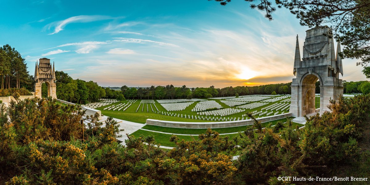 hdftourisme's tweet photo. "Des gens ordinaires en des temps extraordinaires" Cimetière britannique #EtaplesSurMer
🙏 1ère Semaine des Tombes de Guerre, du 20 au 22 mai
Réservation : cwgcexperience@cwgc.org / 0321215275
➡️ 12 sites de #Mémoire des @HautsdeFrance et de @RegionNormandie
Organisée par @CWGC https://t.co/z53EATXopl
