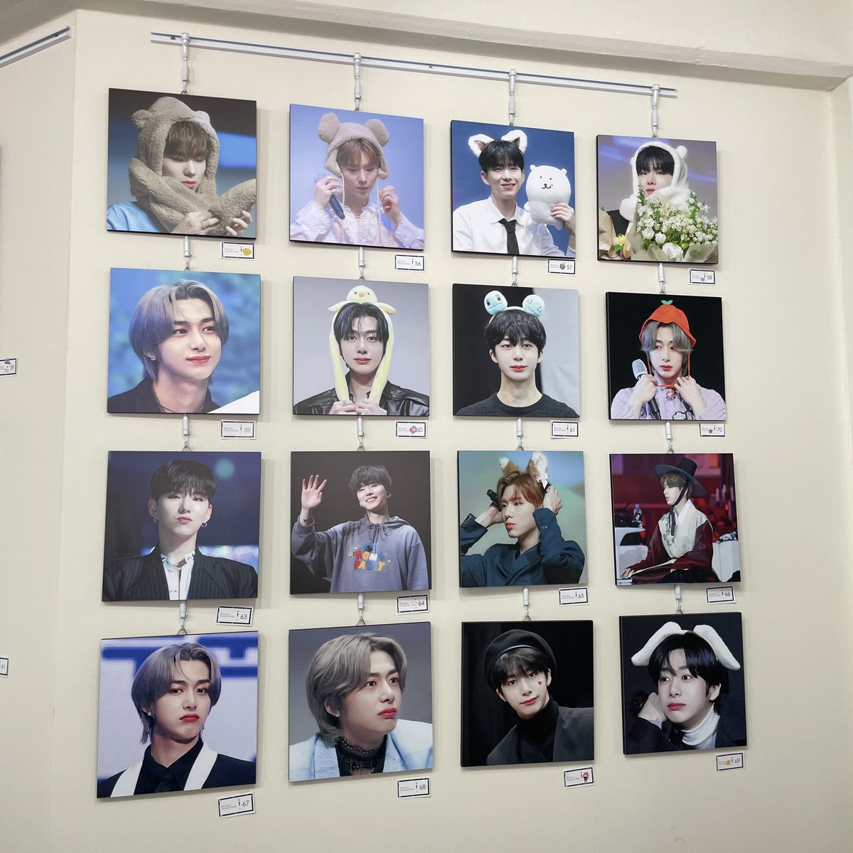 mysweet_kitty_'s tweet photo. 액자도 너무 이뻐서 나도 모르게 넋놓고 감상했던것 같아요 진짜 셔터 엄청 누르고 하나하나 보면서 카메라 너머에 기현이 형원이는 모든순간이 이쁘고 사랑스러웠구나 느꼈던 사진들이였어요 예쁜추억 남겨주셔서 너무 감사드려요❤️‍🔥❤️‍🔥 @7thstory_ https://t.co/MvUK1AmwM6