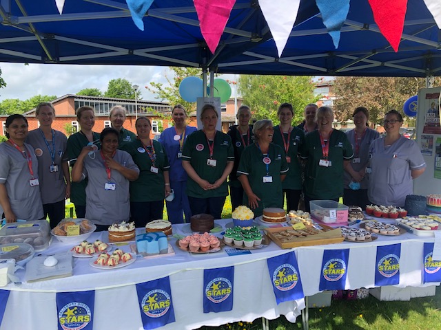 The @SDHResearch team today after setting up their #InternationalClinicalTrialsDay baking competition and sale🧁

What flavour cake would you choose?😋 #ICTD22 #BePartofResearch