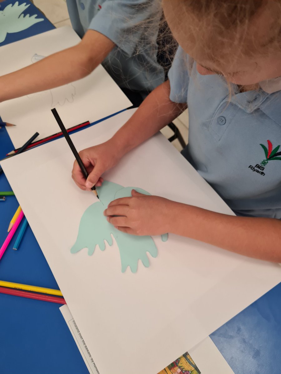BISRActivities's tweet photo. How lovely are these #SignofPeace drawings 🕊 #ArtsyTypes https://t.co/i65pJ0tYS8