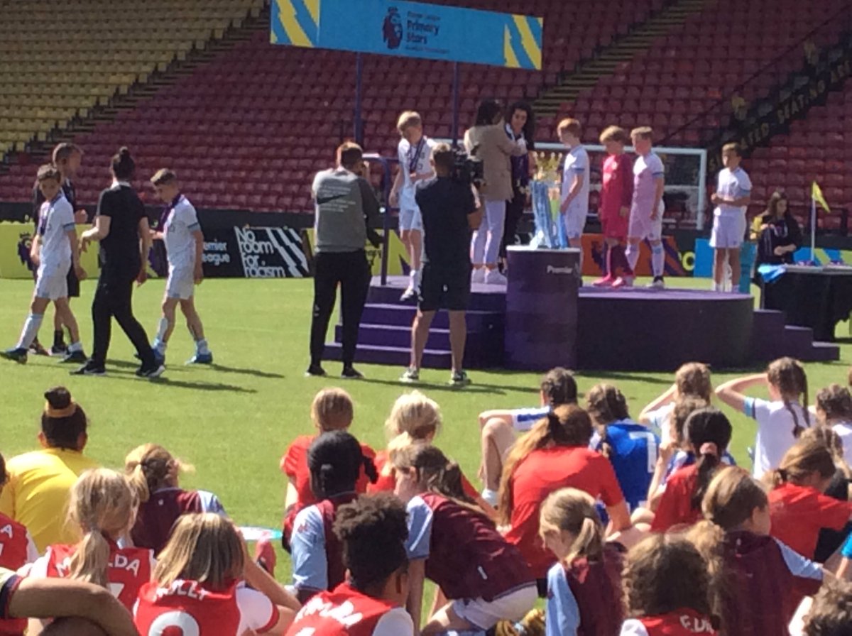 Worsthorne Primary represented Burnley FC and won the sportsmanship award at the Premier League Primary Stars tournament 2022. The professional referees nominated them for this award. #PLPrimaryStars