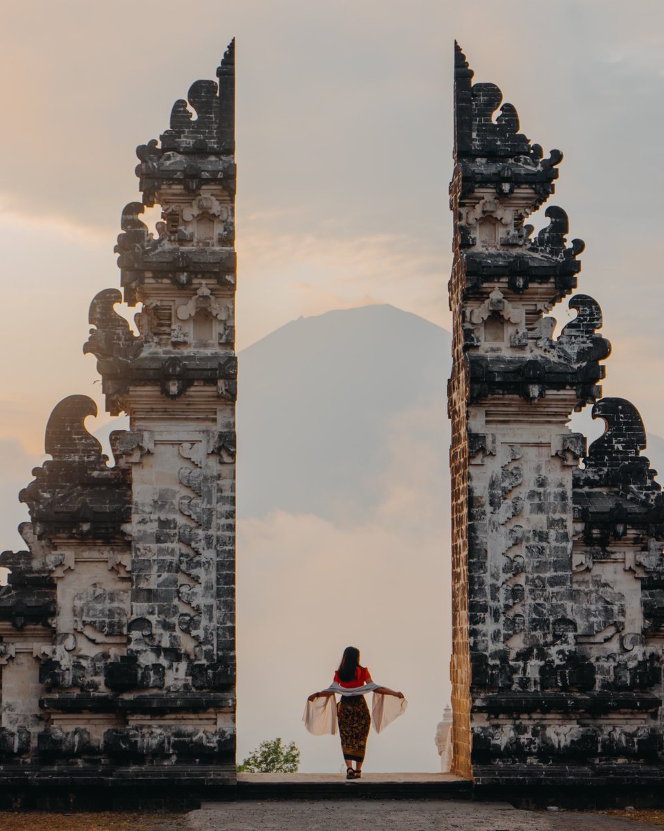 aditbendoth's tweet photo. Please check my 2 editions now available on @opensea ✨

Gate of Heaven
24/25 available

https://t.co/xQj3gh3Mqi

Diamond Beach
25/25 available

https://t.co/LfX9d9Bhk6

Floor price 0.025 $ETH https://t.co/n6SOGQsQGw