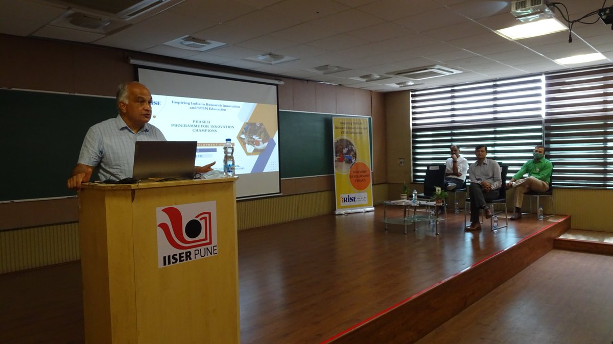 iRISEforIndia's tweet photo. Prof. Jayant Udagaonkar, Director @IISERPune & Shri Vishal Solanki (IAS), DDG inaugurates workshop to train #Innovation Champions across #Maharashtra under #TeacherDevelopmentStrand of @iRISEforIndia programme on May 18.
@BritishCouncil @RoySocChem @IndiaDST @TataTech_News https://t.co/HcA6NTI3eO