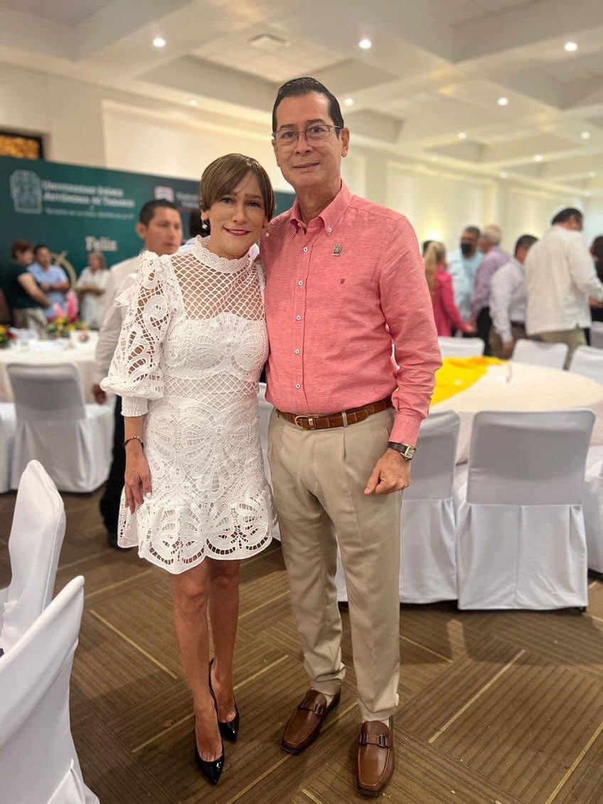 DaceaLuis's tweet photo. En el festejo del Día del maestro organizado por el @SPIUJAT tuve el agrado de acompañar a muy queridos profesores de todas las divisiones académicas. A quienes se les reconoció su amplia trayectoria de trabajo y responsabilidad en las aulas. https://t.co/VRTNRSEz4M