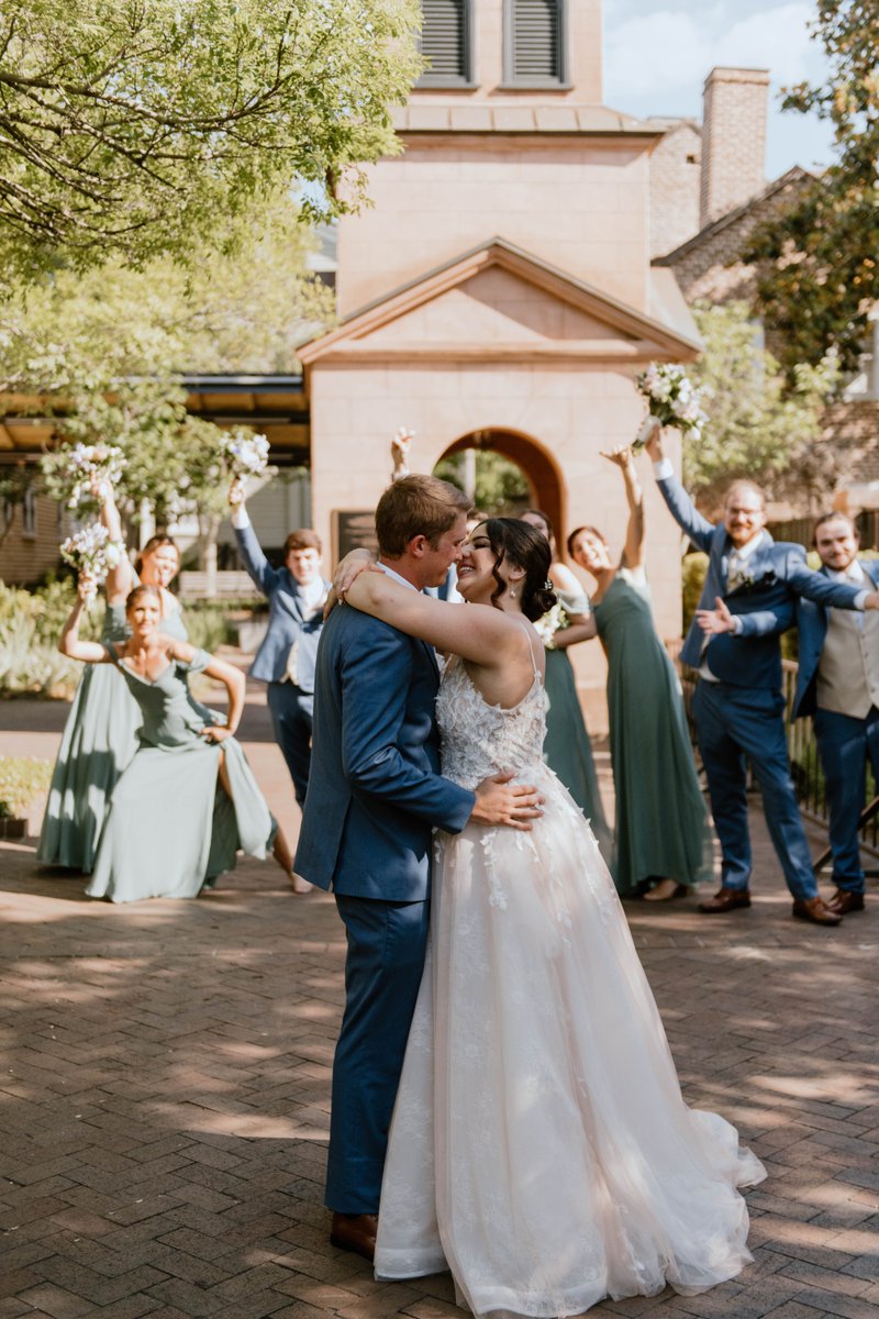 A few favorites from Celeste + Bryan this weekend in downtown Charleston 🌊