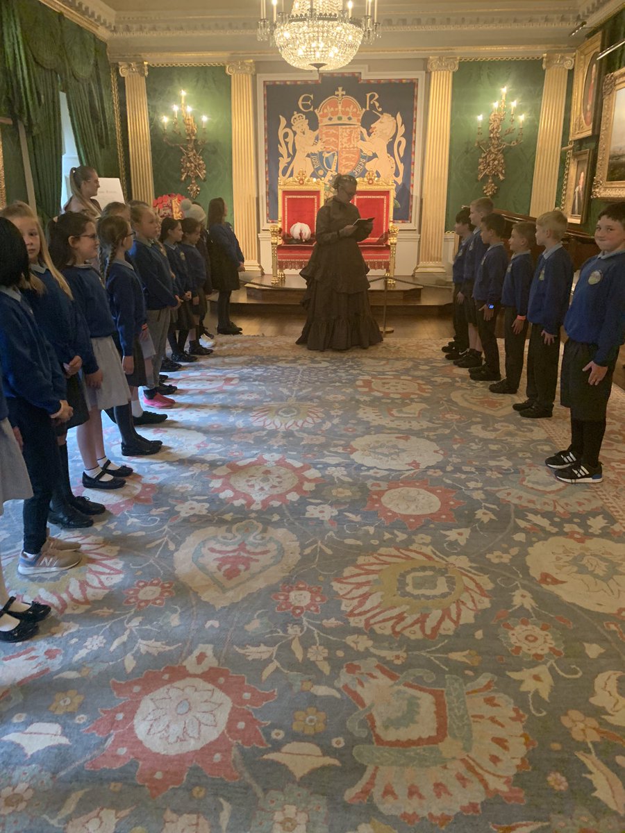 AnnalongPrimary's tweet photo. Mrs Beattie’s class really enjoyed their class trip to Hillsborough Castle https://t.co/7nLrsymjvE