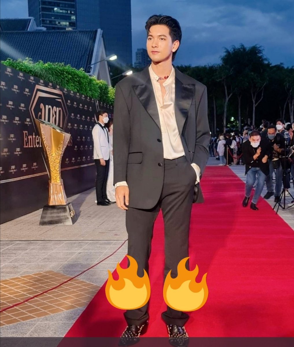 ounchareon's tweet photo. แบบนี้เรียกว่า"หล่อตั้งแต่หัวจรดรองเท้าค่ะ" 🥰😂🤭

#หัสวีร์ที่MAYA2022
KEM AT MAYA AWARDS 2022 https://t.co/OyezCWLgvh