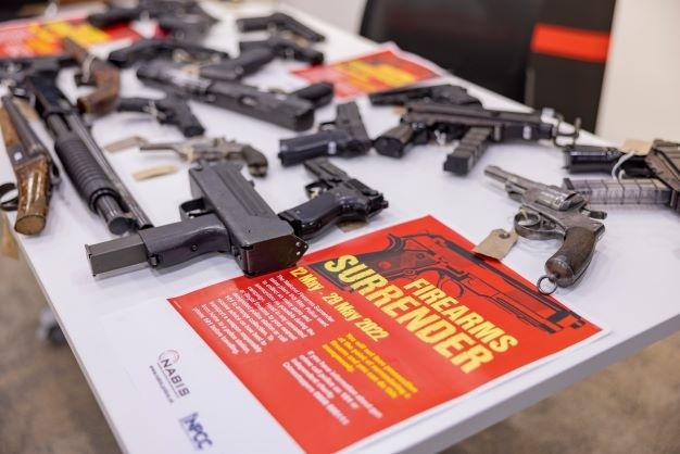 NWPolice's tweet image. Do you have an old gun or any ammunition that’s been lying around for years at home? Now is the time to safely dispose of it. National Firearms Surrender: 12th - 29th May 👉 orlo.uk/fLYIV 

#OpAztec