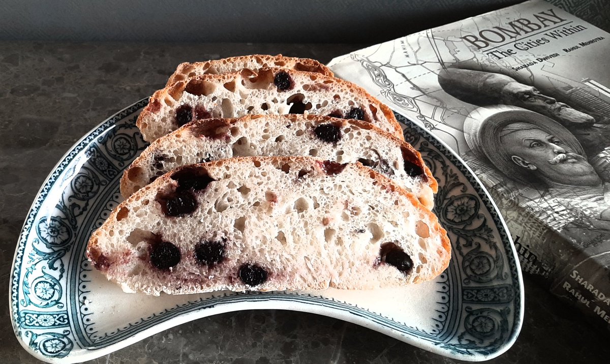 charmsjem's tweet image. Happy 2nd Anniversary @theenthubakers to celebrate, baked a special Blueberry Boule. #sourdoughlove #bakes #breadlove