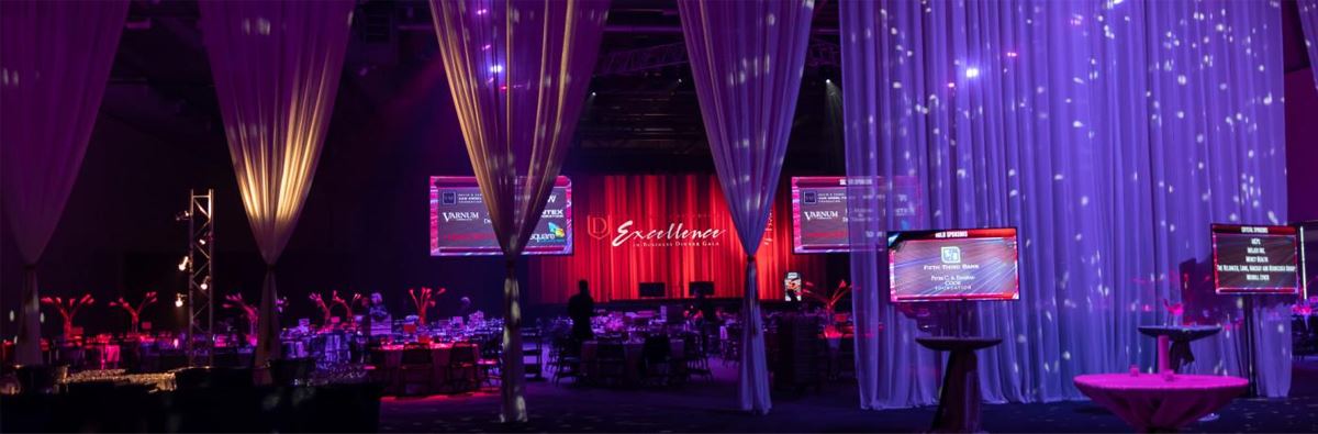 Happening this Thursday🤗

<a href="/DavenportU/">davenportu</a>'s 23rd Excellence in Business Gala, an annual fundraiser to support student scholarships! ✨

More info visit devosplace.org/events/2022/da…