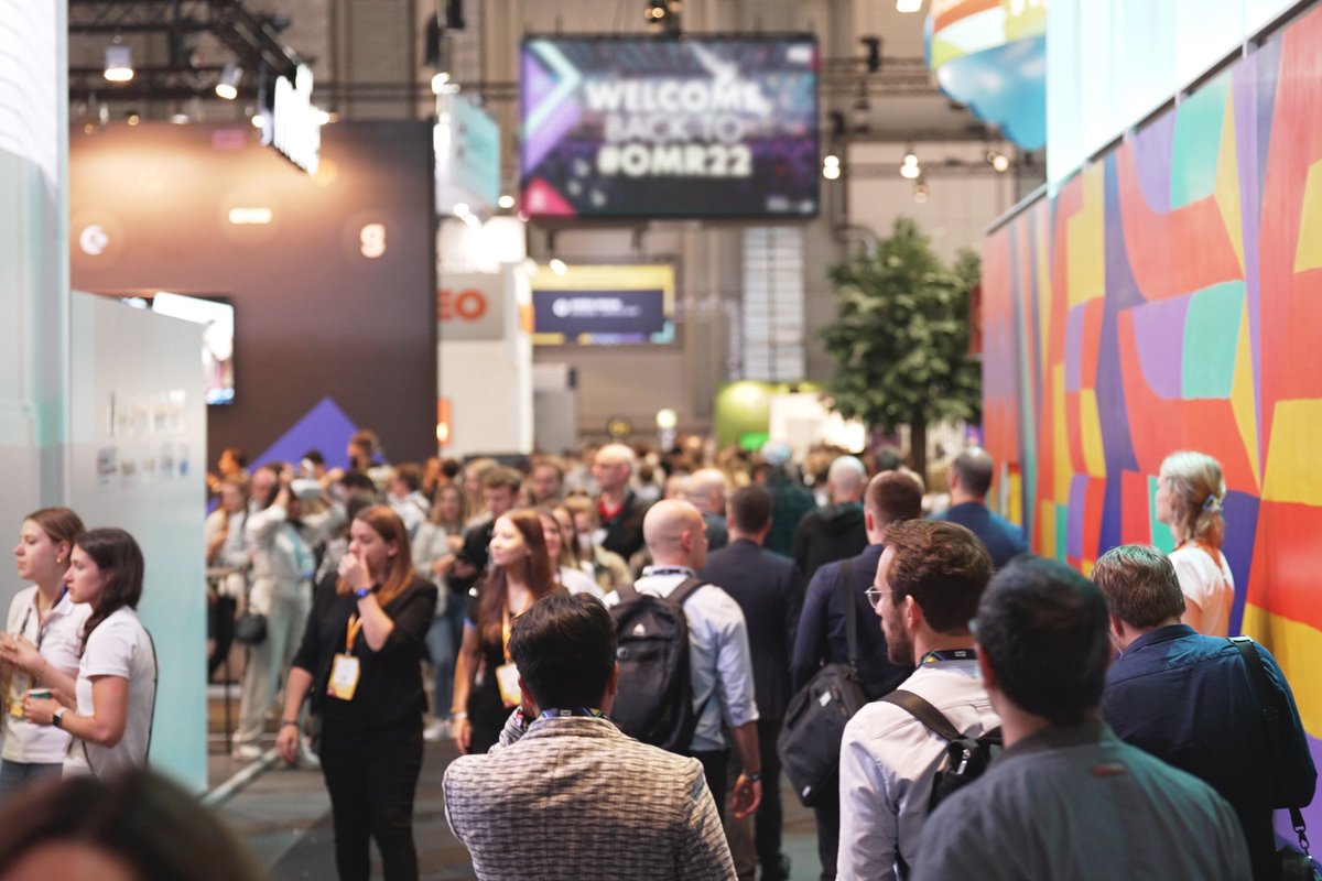 Hybride Arbeit, Marktplatz-Marketing und neue Advertising-Möglichkeiten – darüber haben unsere Kolleg*innen auf der #OMR22 in Hamburg gesprochen haben. Auch unsere Vorständin Katy Roewer war dabei. Mit einem Plädoyer für mehr flexibles Arbeiten.