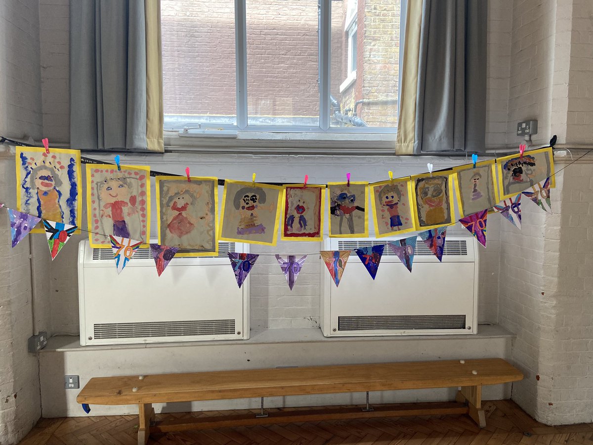 BillyBobbyBear's tweet photo. Lovely portraits and bunting from Opal Class Assembly this morning. Well done everyone. https://t.co/hEWBLT9Ob3