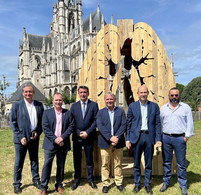 OSalleron's tweet photo. Symposium @VilleEvreux -l’arbre et la ville- sensibiliser au recyclage des déchets du #Bâtiment Merci FFB Eure (27) son Pdt Philippe Bougard pour ce moment artistique, culturel &amp; environnemental + pdts Normands @ORousseille @benoitloret74 Marc Rollet François Duval @benjaminmaugy https://t.co/ApwN1r0EH3