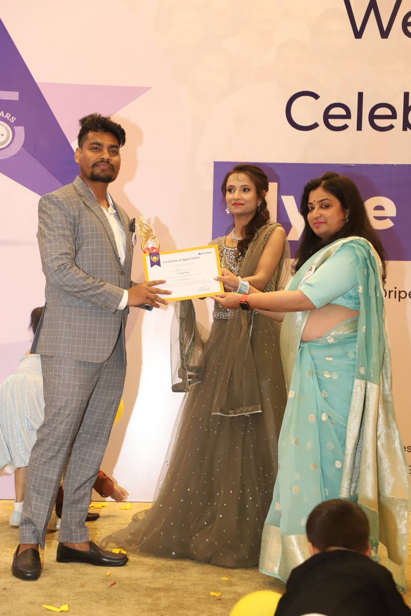 RipenAppsTech's tweet photo. #Appreciation is the best way to #motivate your people to do their best every time.
RipenApps never miss a chance to admire the #talent of #Ripeners. The amazing performances definitely deserve to get #awarded. And that's how #RipenApps awarded their talent.
(1/6)
#HypeOfFive https://t.co/olNbiPd1Vv