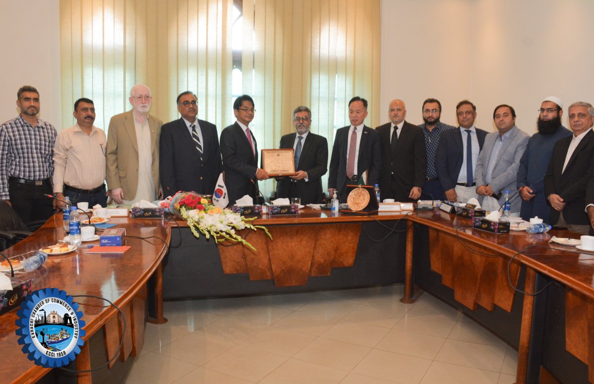 midreeskcci's tweet photo. His Excellency Mr. Suh Sangpyo, Ambassador of Republic of Korea visited Karachi Chamber on 18th May, 2022. 

@KoreaEmbassyPK @MOFAkr_eng @ForeignOfficePk  #Pakistan #Korea #KarachiChamber #Chamberofcommerce #Trade #Delegation #business #finance #industry https://t.co/AB5AY4qwLo