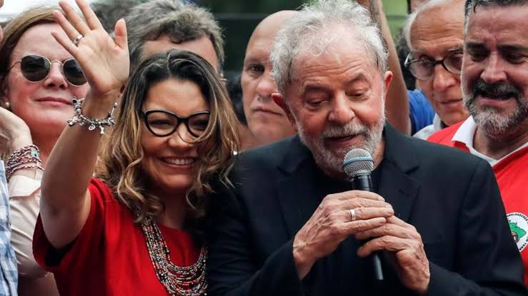 BrianMteleSUR's tweet photo. Former Brazilian President Lula is getting married today with Rosângela "Janjà"  Silva.  Janjà, 55, is a sociologist and former state electical company  worker who has been a member of the PT since 1983. Congratulations @LulaOficial and  @JanjaLula. https://t.co/xu62Xmmu6A