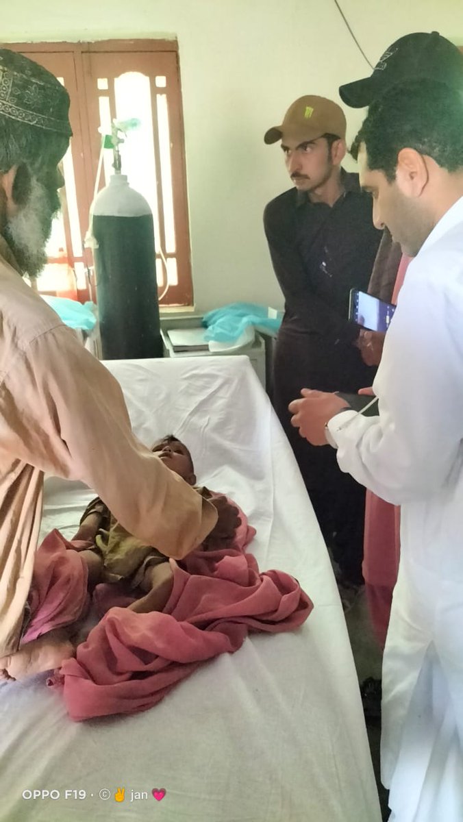 KarimBugti3's tweet photo. ایک اور بچہ ڈائریا کی وجہ سے وفات پاگیا ۔۔ آج کے@دن حلاکتوں کی تعداد۔ 3 ہوگی https://t.co/goensL8mRF
