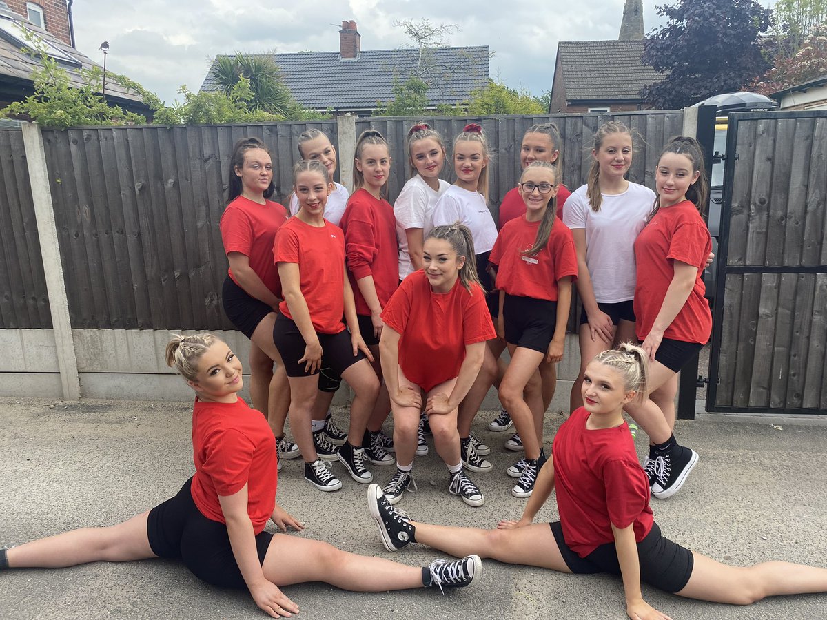 HeadteacherDcc's tweet photo. Congratulations to all the members of our Fusion Dance Company who took part in the ‘Move It Shake It’ dance competition at Guide Bridge Theatre on Sunday. #DCC #DCCDance #GuideBridgeTheatre #DCCTalent #DCCFusionDance https://t.co/bzNd3eckG9