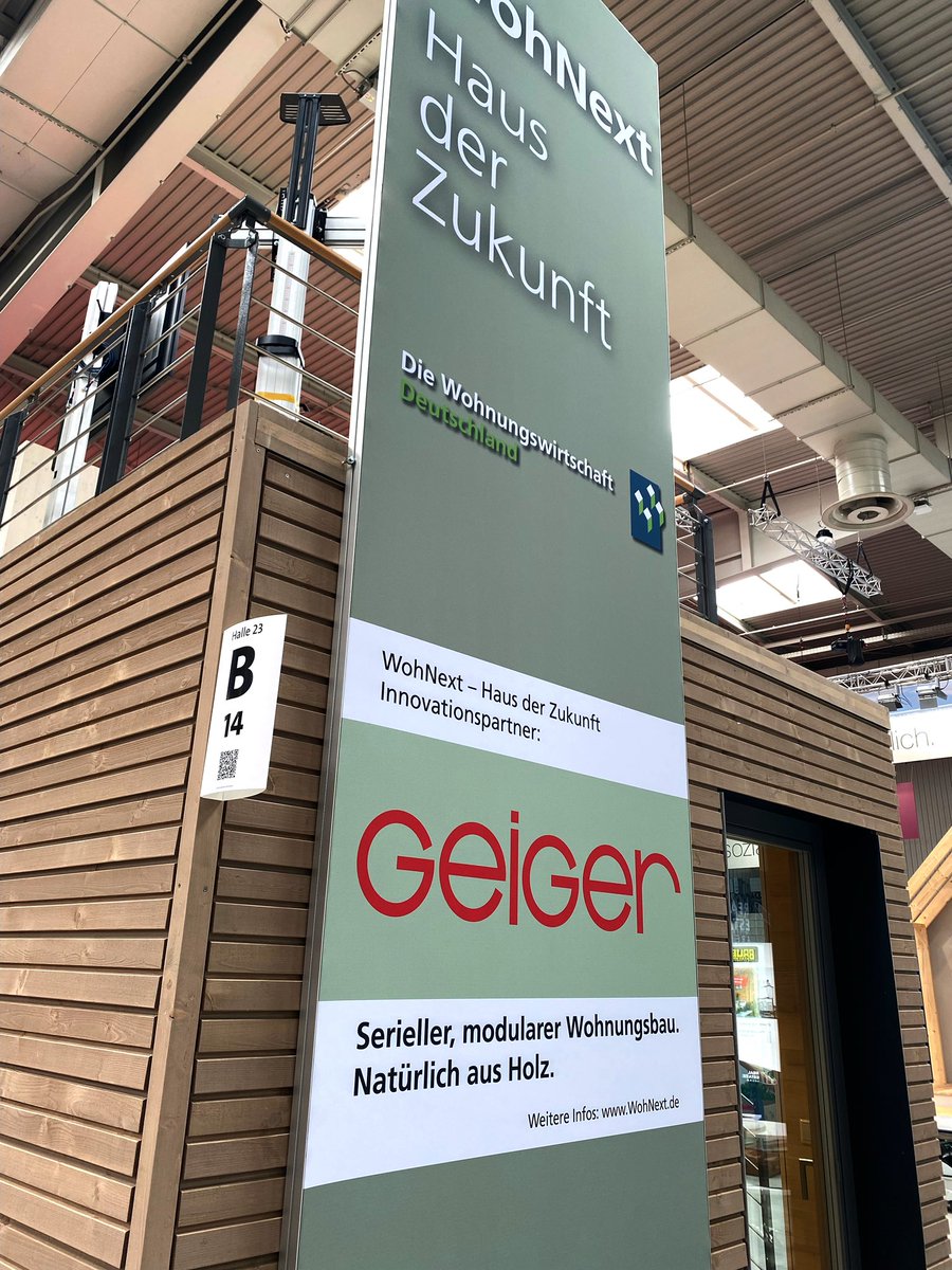 WohNext's tweet photo. So geht #Wohnungsbau #klimafreundlich und perfekt: #seriellesBauen modular und natürlich aus Holz. Auf der #REA2022 Hannover #WohNext - #HausderZukunft https://t.co/u7j7zjRAwu