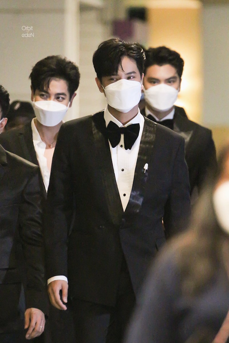 orbit_of_eden's tweet photo. 220518

วันนี้หล่อมากก เท้าไม่ติดพื้นนน 😇

#MayaEntertainAwards2022 
#โอมนนน #OhmNanon #ohmpawat #mynameisnanon https://t.co/atFl2aW2SC