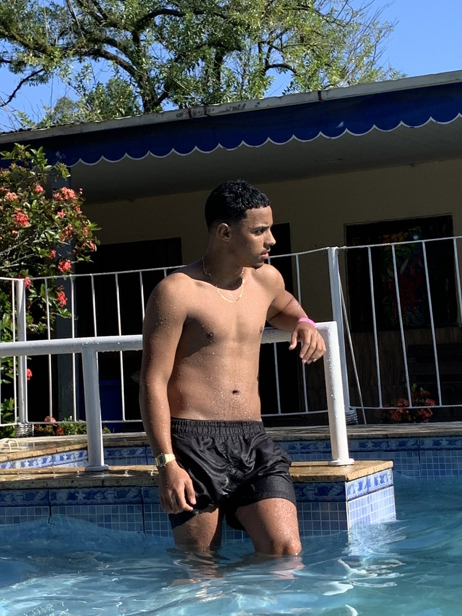 Prince_Louco's tweet photo. Nesse friozinho só era a 🐚🥵 https://t.co/XNw18FQy8I