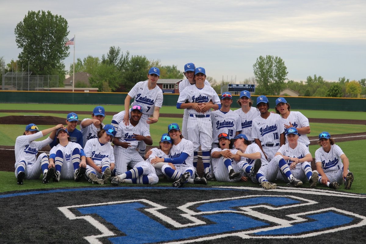 LCIndiansBball's tweet photo. Great photos from Senior Night last night...win clinched at least a Co-DAC championship with one game left in conference play (4:30 tonight at Portage)

Great photo of Senior Connor Fernandez (season-ending injury during our 1st practice of the year) throwing out the 1st pitch https://t.co/3zOS2IWgZw