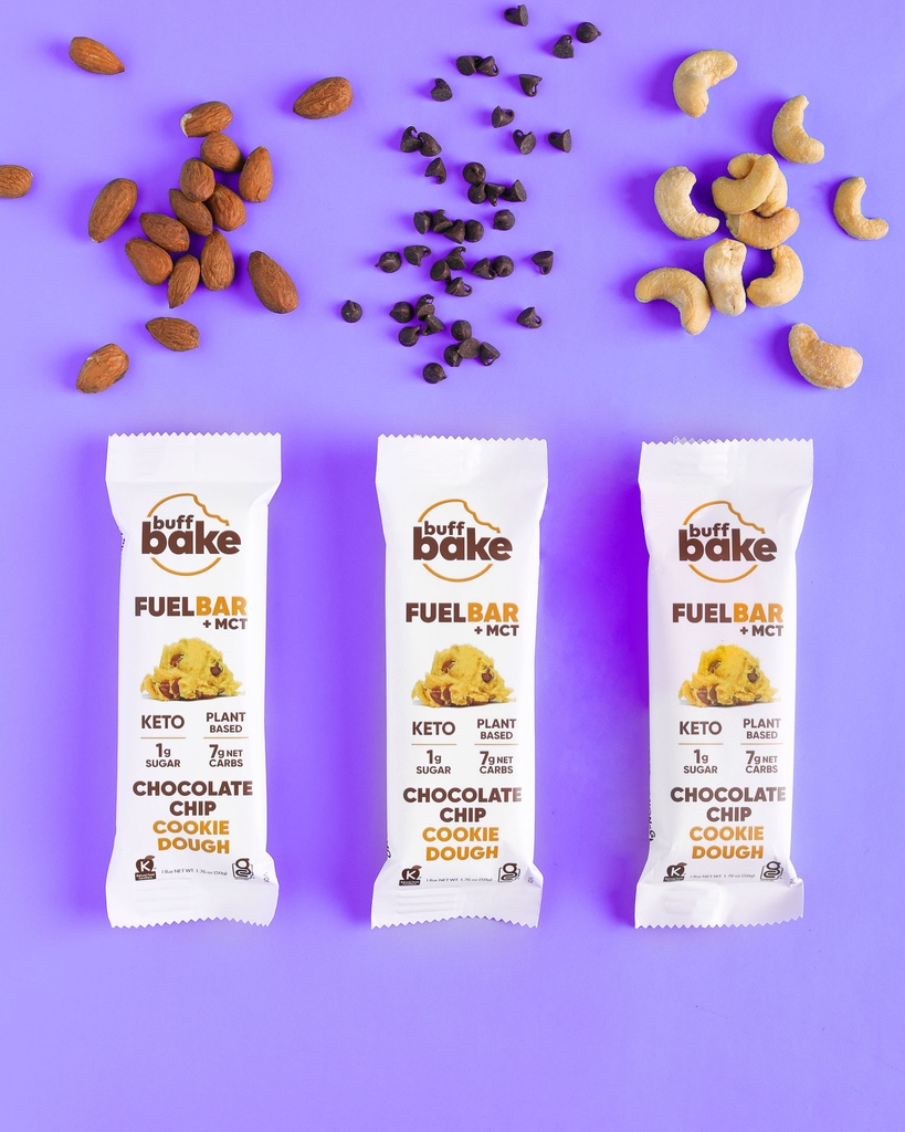 BuffBake's tweet image. One, two, three… would you look at me! 😻
The new kid on the block with a flavor that is sure to knock (your socks off) 🤭
.
.
.
.
.
.
#buffbake #fuel #fuelbar #fuelyourbody #ketobar #ketosnacks #lowcarb #lowsugar #lowcarbsnack #proteinbar #healthysnack #snacksonsnacks