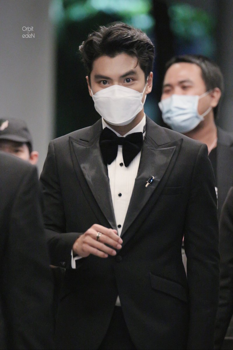orbit_of_eden's tweet photo. 220518

คุณชายภวัต หล่อจนแทบล้ม 😫😭

#MayaEntertainAwards2022 
#โอมนนน #OhmNanon #ohmpawat #mynameisnanon https://t.co/TiVECA9nsu