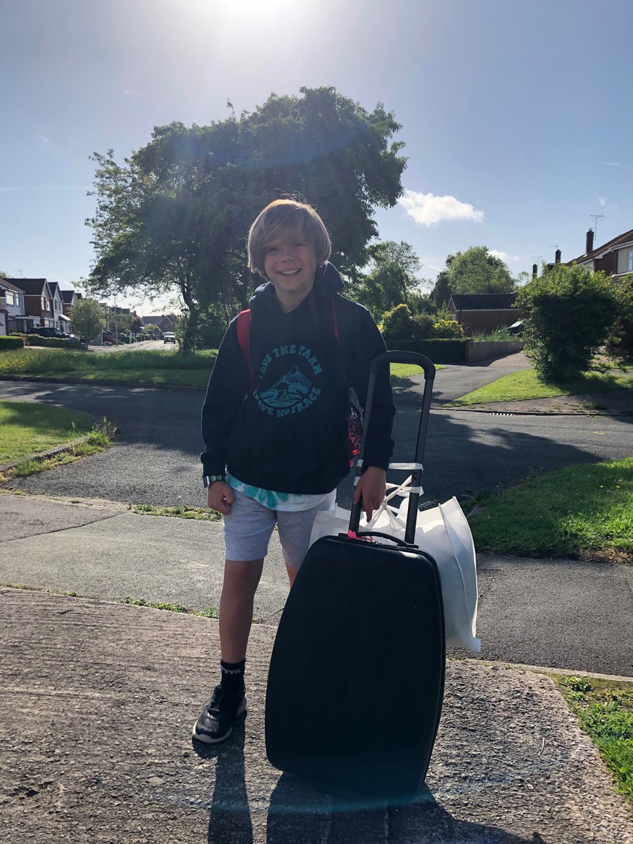 BennettBunchHQ's tweet photo. Stan’s first school residential - May 15th 2019 (Year 2) V’s Today - May 18th 2022 (Year 5). After missing the last 2 years residentials, I’m so happy that they get to go this year.
Have the best time 
@WillowWhitegate 
@SchoolWhitegate https://t.co/lVXJUxghqC