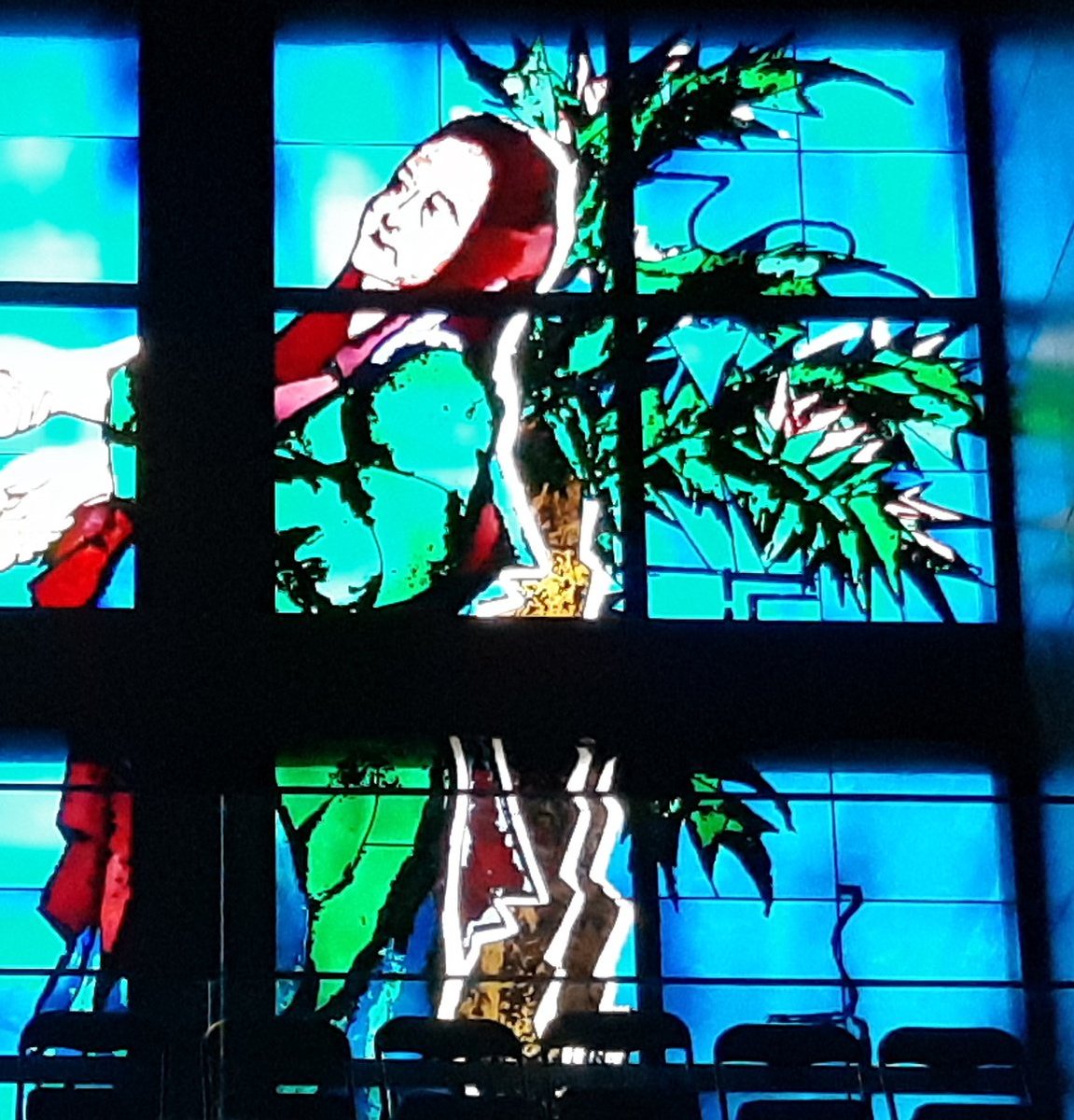 Nuagedeparis1's tweet photo. #TreesInChurches 
Notre-Dame-de-l'Arche-d'Alliance
#StainedGlass 
#vitrail : Martial Raysse (2001) (design) &amp; Jean-Dominique Fleury (production).
Paris
#animalsinchurcheshour 
@BSMGP https://t.co/PVD8B6wEg9