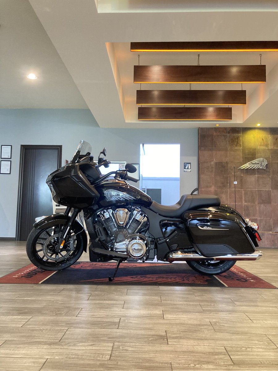 Indian Challenger… ¡uff, uff y Re contra uff! <a href="/indianmotocycle/">Indian Motorcycle</a> #indianchallenger #indianmotorcycle