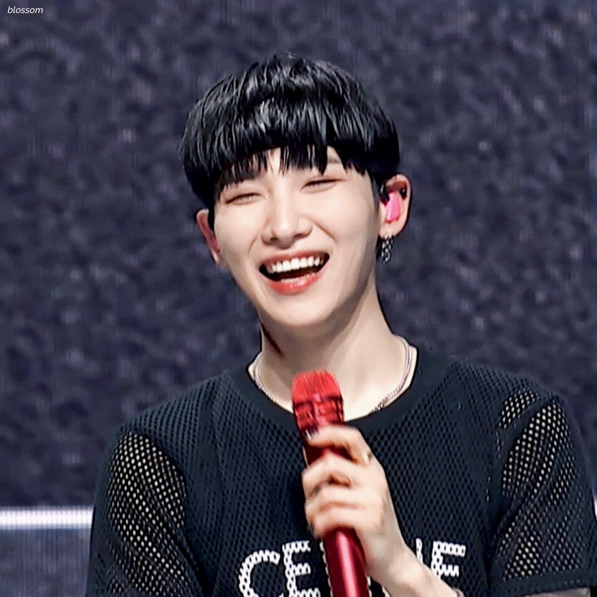 BLOSSOM971015's tweet photo. 🗝⛓

#전웅 #JEONWOONG #AB6IX https://t.co/pV3l3JFDTt