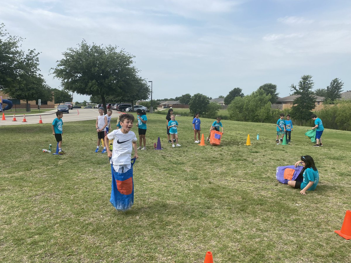 Ms_Layyyy's tweet photo. Field day 21-22! ☀️ https://t.co/9SjGcDCgyu