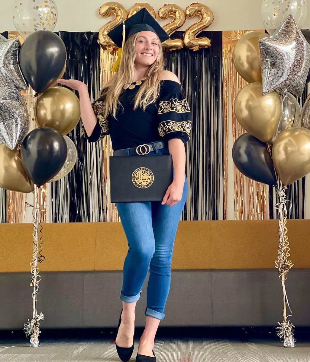 BoxingMBeauty's tweet photo. Congratulations to one of the original @bbrawlersboxing Baby Face boxers & now Jiujitsu purple belt @kristine10wo on graduating from @uidaho π #GradSeason #ClassOf202 https://t.co/BpnEBtVEDy