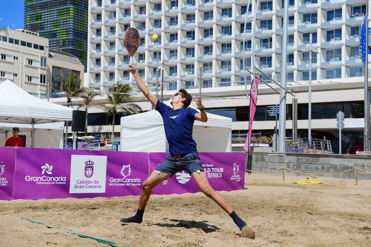GranCanariaTur's tweet photo. Ayer arrancó con fuerza en la Playa de Las Canteras el campeonato #SandSeries Classic @worldtennis Beachtennis Gran Canaria 2022.

#GranCanaria se convierte en la capital mundial del mejor #tenisplaya, donde participan en torno a 300 jugadores internacionales. https://t.co/VdXmjHULtU