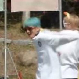 marktiniblue_'s tweet photo. 눈�� 뭐 씌우면 한없이 순둥해지는 마크😂🤭귀여워 https://t.co/ljNjllPihU