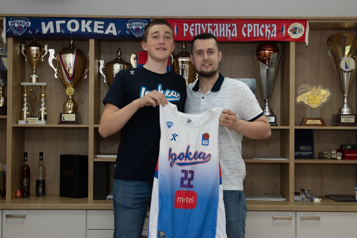 leondunin15's tweet photo. #igokea #leondunin https://t.co/VkgeVaYtTw