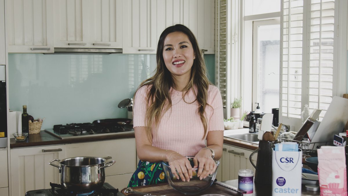 The clock is ticking...
It's dinner time and there are hungry mouths to feed. But you're out of ideas and you only have 10-minutes to conjure an amazing meal.

10 Minute Kitchen starts this week!

Show times:
Mon 10:00 | Tue 14:00 | Thu 18:00 | Fri 23:00 | Sat 07:00 | Sun 13:30