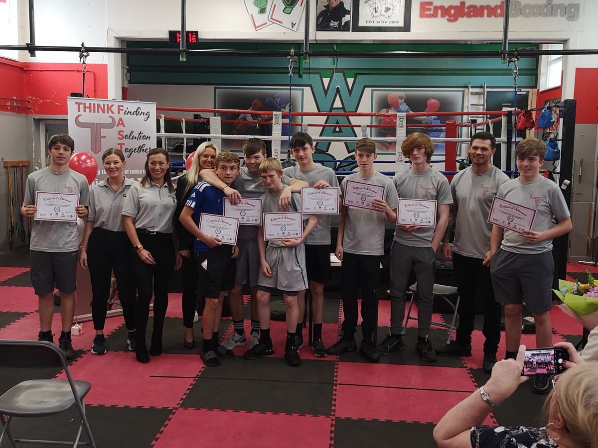 StHelensMayor's tweet photo. Great to meet the young people on their graduation from @MartinMurrayBox @ThinkFASTAcad 👏🏻
The young people I met expressed the positive difference attending the academy has made to their lives. Well done everyone!
#ThinkFASTAcademy https://t.co/8ocXkVlmEw
