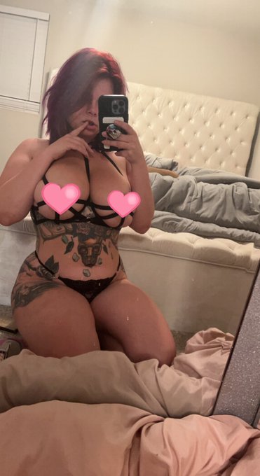 I&rsquo;m finally almost all moved in! Come play with meeeeee   @mygirlfund #girlsofmygirlfund https://t.co/QJUqyqQWv2  https://t<a href="/tag/girlsofmygirlfund"class="tags"><span>#girlsofmygirlfund</span></a>