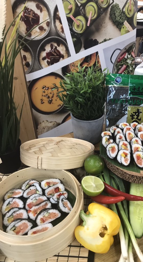 timo7477's tweet photo. Super Sushi @SCHSgdst with @NigelLees2 @melrahaman @Christo22074853  @CupelloVincenzo @HolroydHowe https://t.co/5f3fxBzSbl