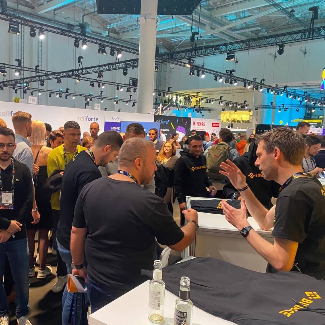 binance's tweet photo. Who managed to catch @cz_binance at #OMR22?

The #Binance team enjoyed their time in Hamburg, networking with the local crypto community at one of the largest digital marketing and technology events in the world! https://t.co/RkB0RAmT8h