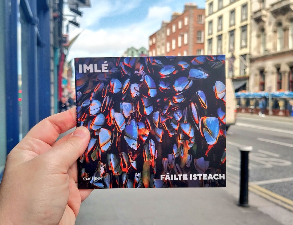 ansiopaleabhar's tweet photo. Albam úr IMLÉ – Fáilte Isteach – ar fáil anois uainn in An Siopa Leabhar agus le hordú ar líne. 🎼🎉

https://t.co/hIa7MuVNHI https://t.co/epe5fdH3nR